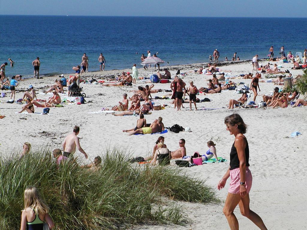 Nordskoven Strand Camping Ренне Номер фото